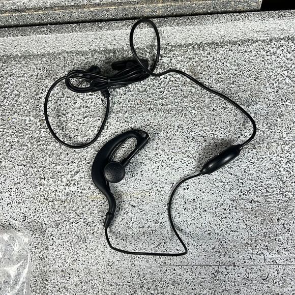 NEW One Ear Over The Earbuds with Microphone Push to Talk (2 pack) earbuds - Picture 2 of 5